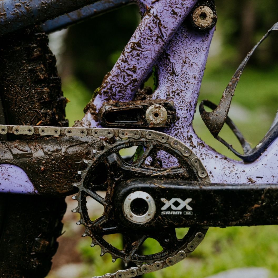 The Ibis HD6 crankset covered in fall’s finest hero dirt.